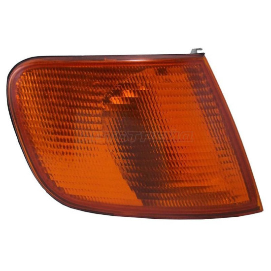 Габарит AUDI 100 90-94 прав желтый TYC