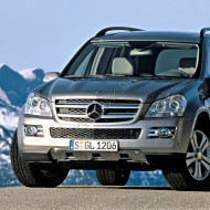 Бампер передний в цвет кузова Mercedes GL-Class X164 (2006-2012)